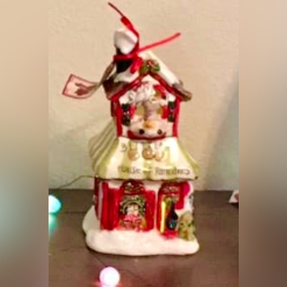 NEW Blue Sky Clay Works BLITZEN'S HOUSE OF PANCAKES 8" Candle House Christmas 🎄 - Picture 5 of 6